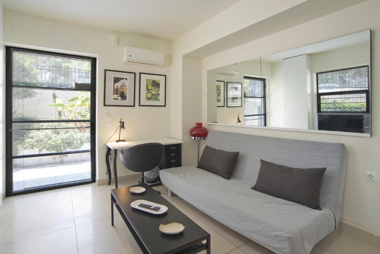 Milanou Glyfada G4 Corner * Athens
